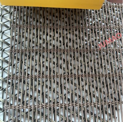 Materiale resistente in acciaio inossidabile, ideale per rivestimenti di facciate, decorazioni interne e soluzioni di sicurezza