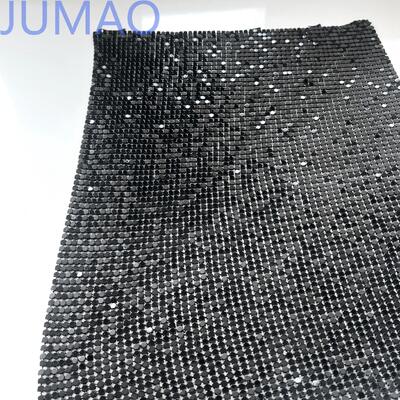 Tende Metalliche con Paillettes Altamente Riflettenti per Shooting Fotografici Stupefacenti ed Eventi Grandiosi