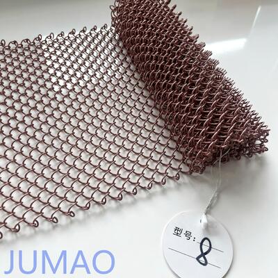 Tende in rete metallica per interni di ristoranti che offrono un'elegante e pratica divisione degli ambienti